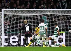 多米体育官方网站-一场欧冠比赛中球员面临红牌处罚多少