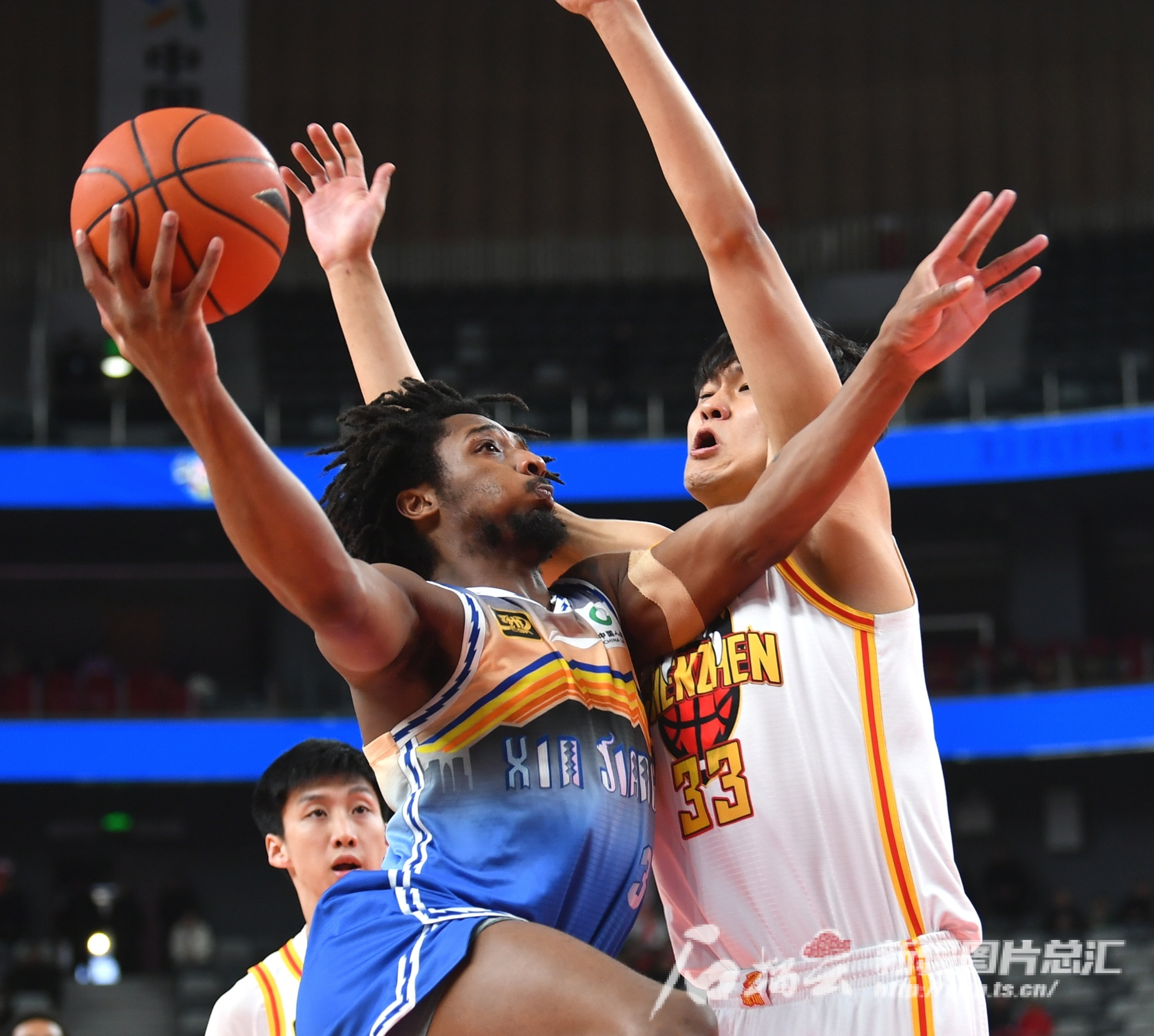 多米体育登录注册-新疆男篮热身赛与美国队大打出手视频